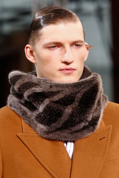 Look 8